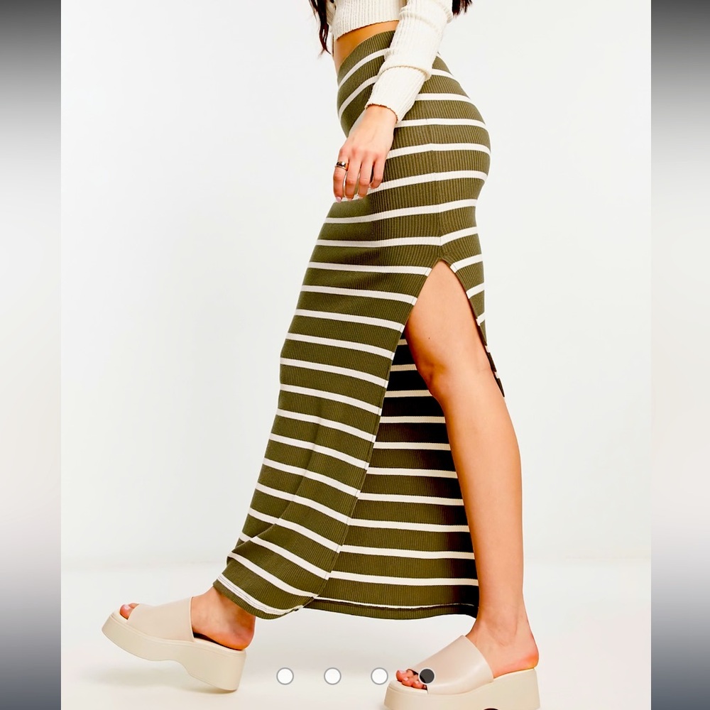 ASOS Bershka maxi bodycon thigh slit skirt- size S